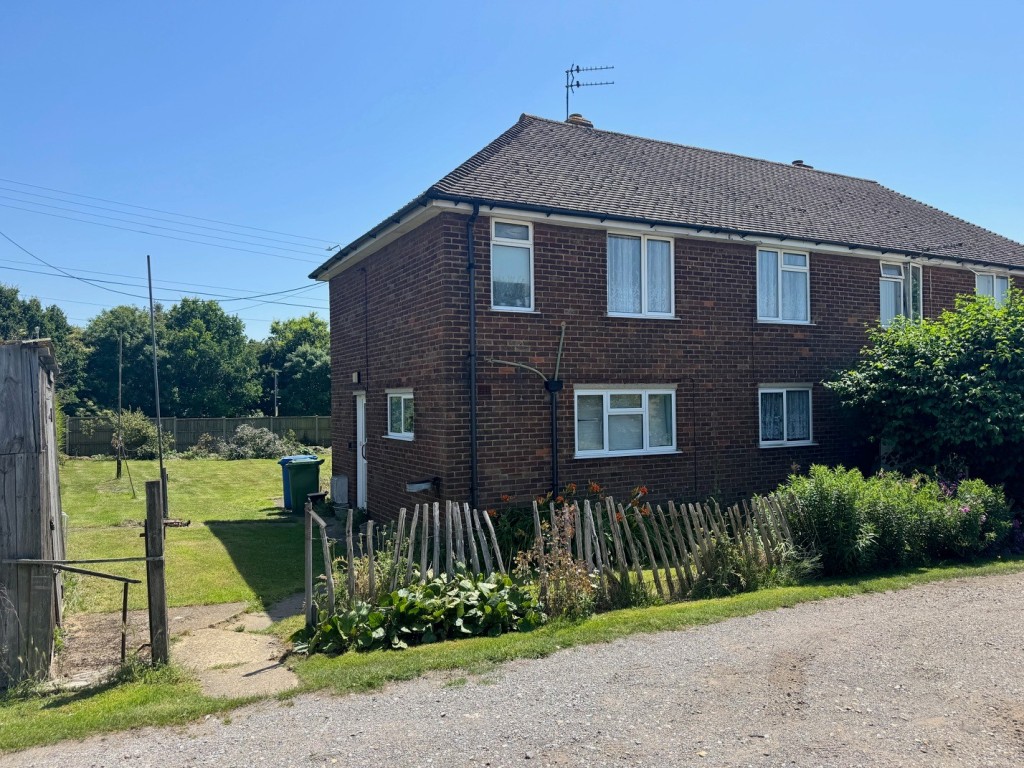 Lot: 112 - FREEHOLD STATUTORY RESIDENTIAL INVESTMENT - Rear of property